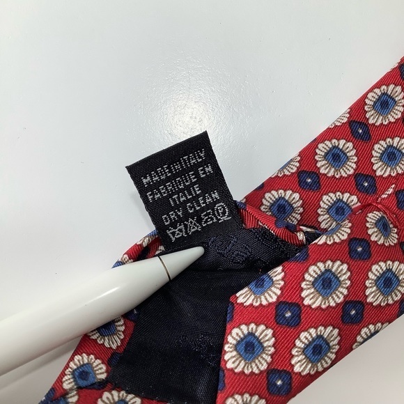 Burberry Symmetric Powerful Navy and red Silk Italian Tie EUC - Picture 5 of 7